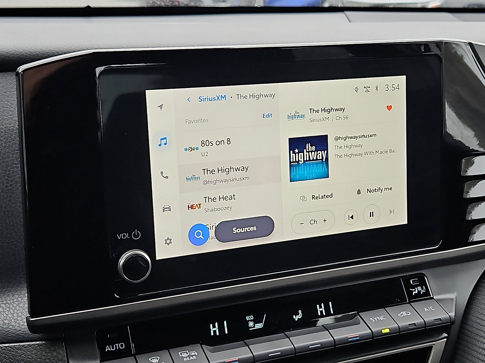 Used 2025 Toyota Camry SE image 17