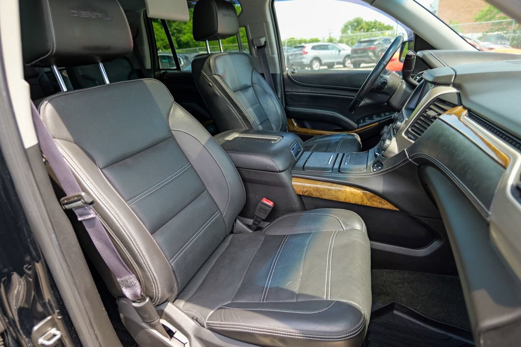 Used 2017 GMC Yukon Denali w/ Open Road Package AWD/4WD image 40