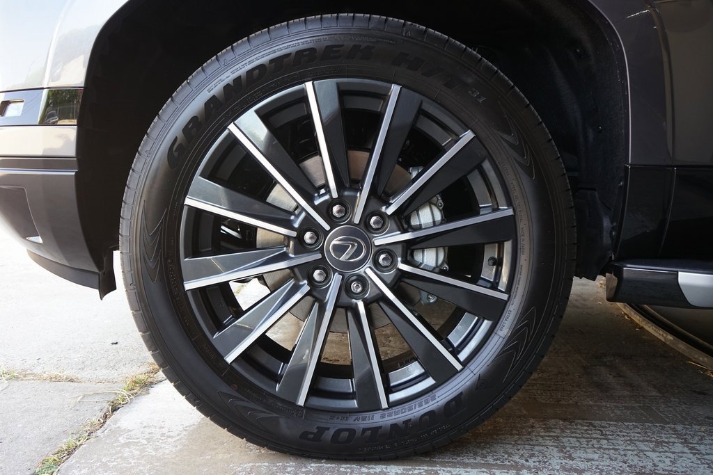 Used 2025 Lexus GX 550 image 34