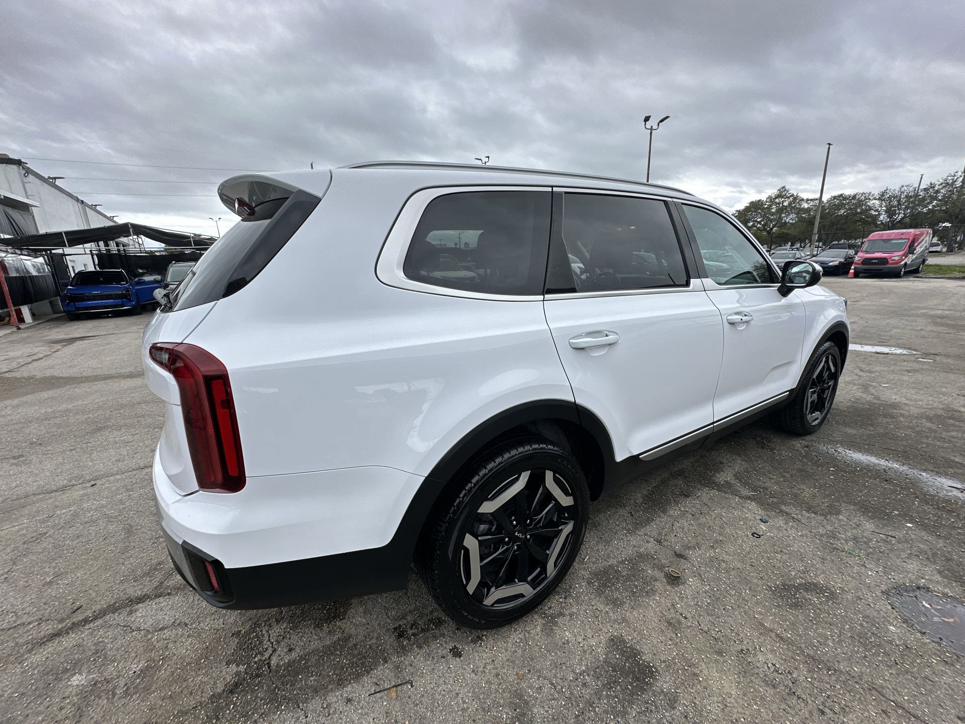 Used 2023 Kia Telluride S image 22