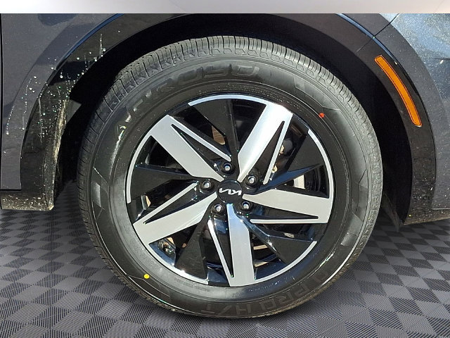 Certified 2023 Kia Sorento S w/ Panoramic Sunroof Package FWD image 11