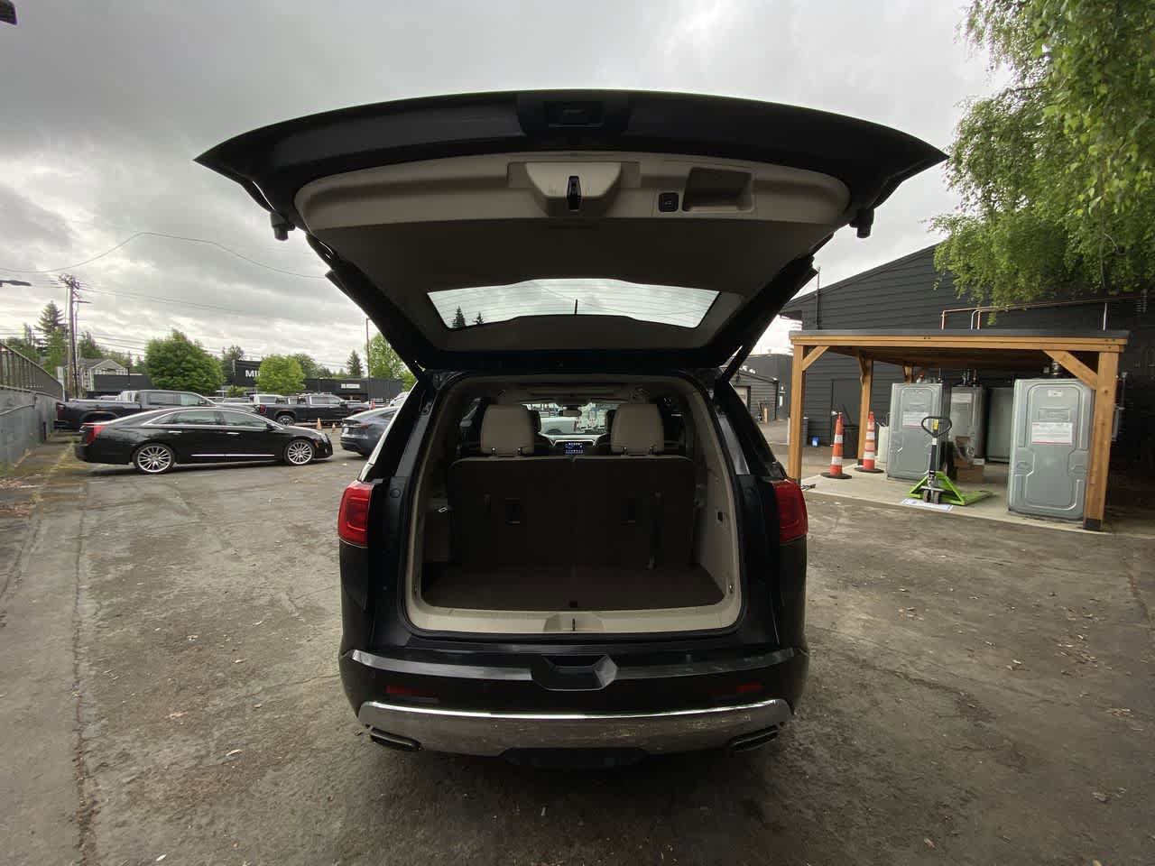 Used 2018 GMC Acadia Denali w/ Technology Package AWD/4WD image 29