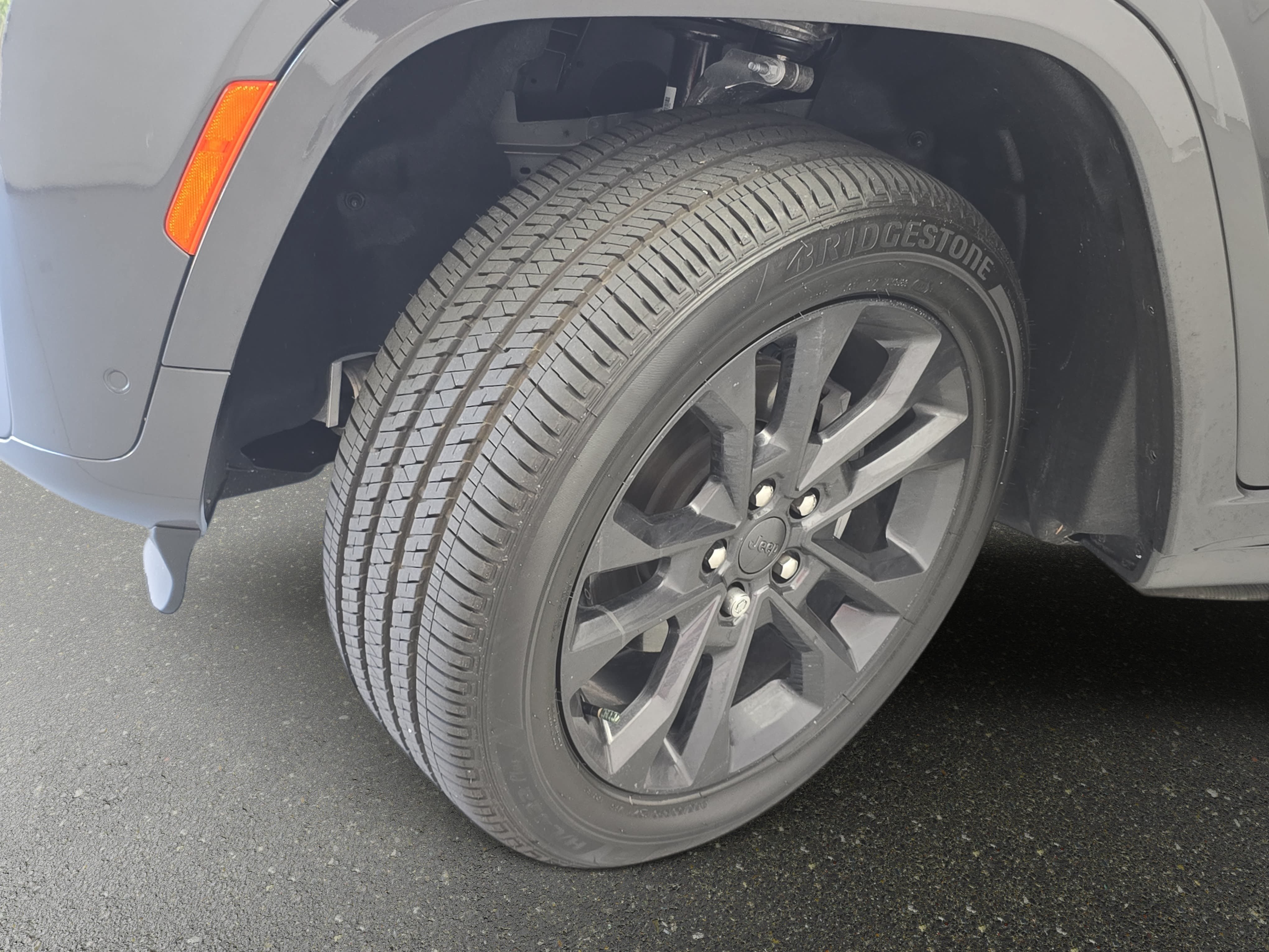 Used 2026 Jeep Grand Cherokee Limited AWD/4WD image 32