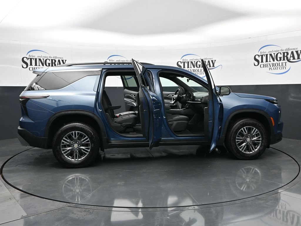 Used 2026 Chevrolet Traverse LT FWD image 39