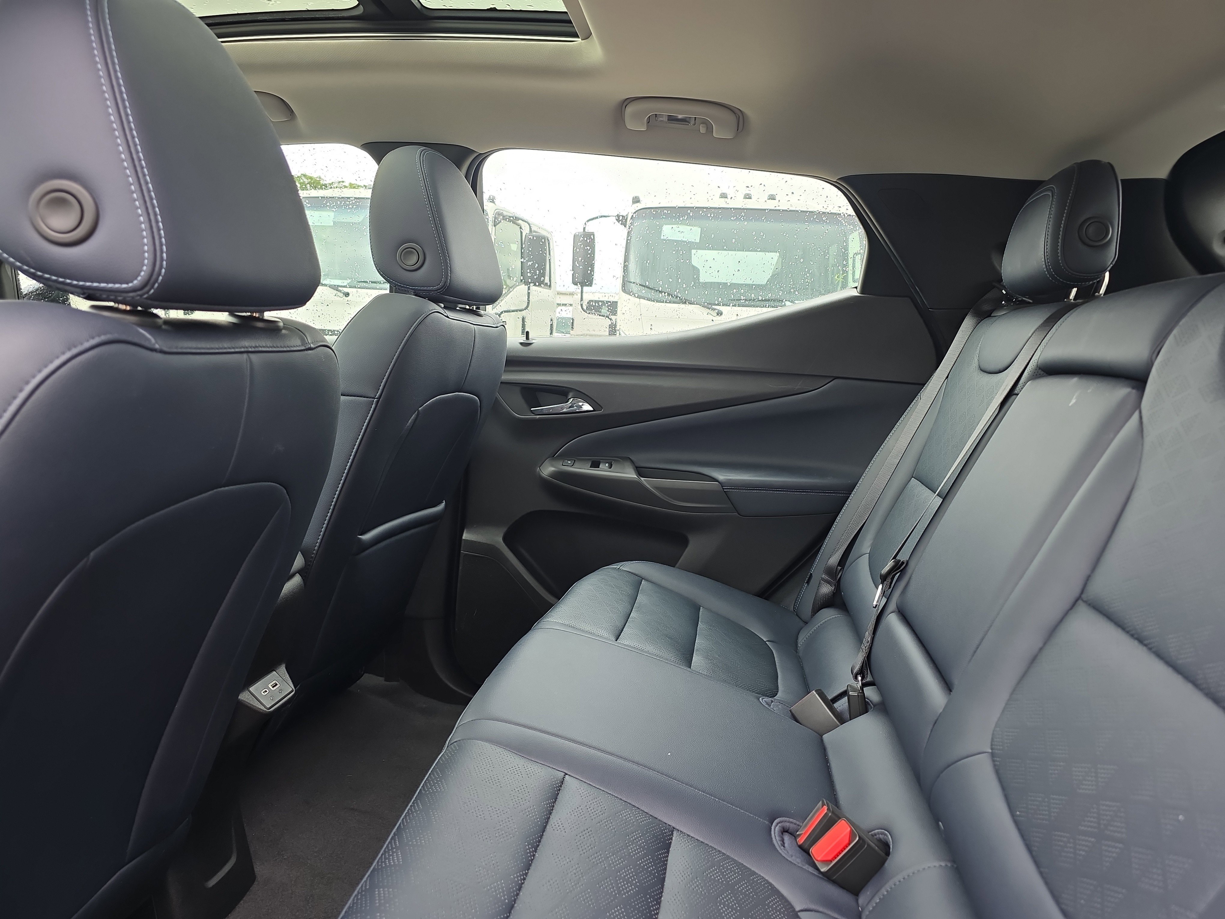 Used 2022 Chevrolet Bolt EUV Premier w/ Launch Edition FWD image 16