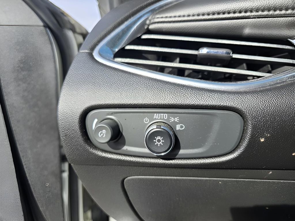 Used 2017 Chevrolet Malibu LT w/ Leather Package image 17