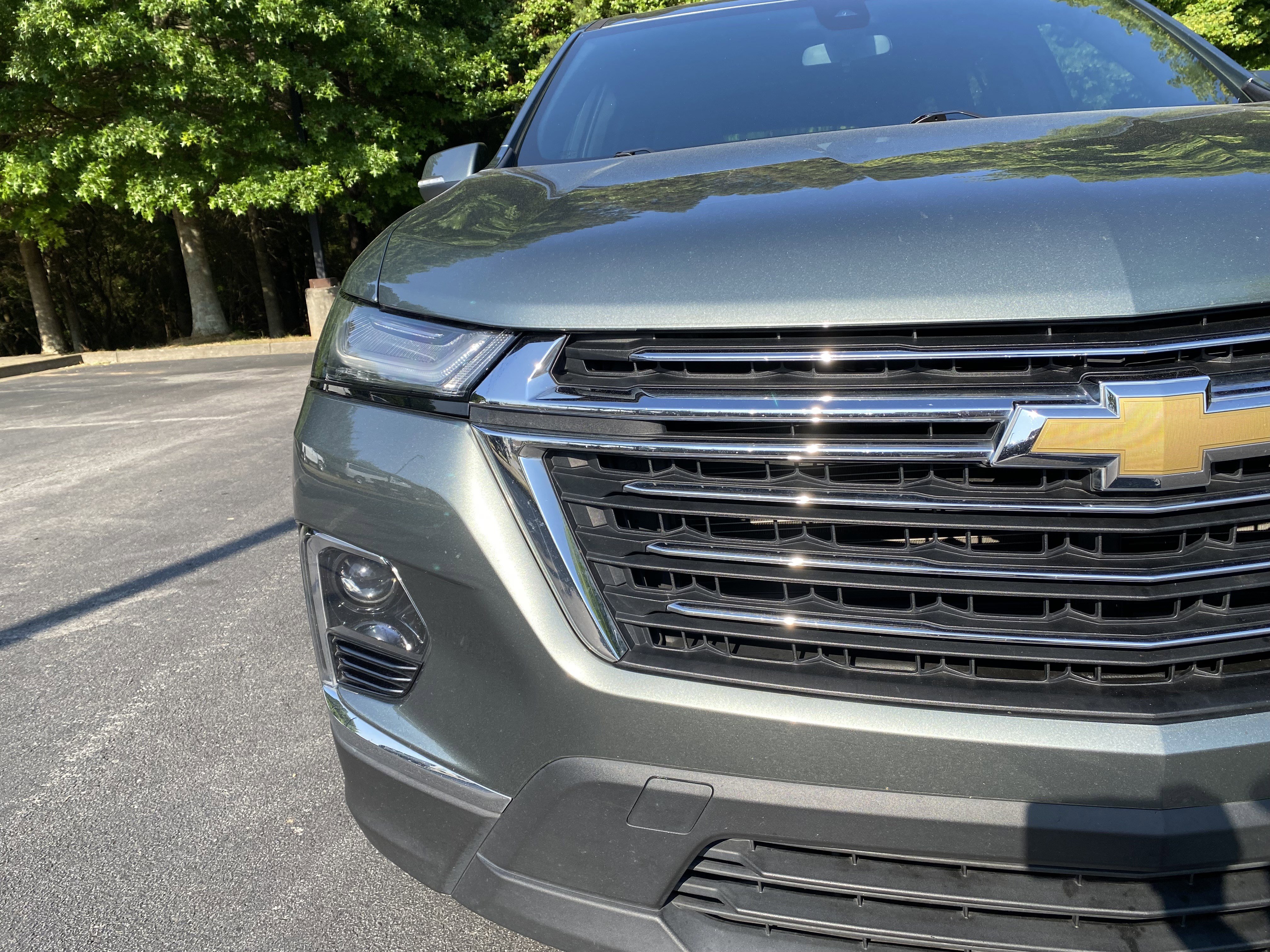Used 2022 Chevrolet Traverse LT FWD image 14