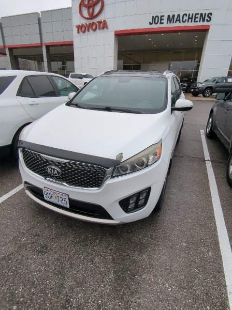 Used 2016 Kia Sorento SX image 2