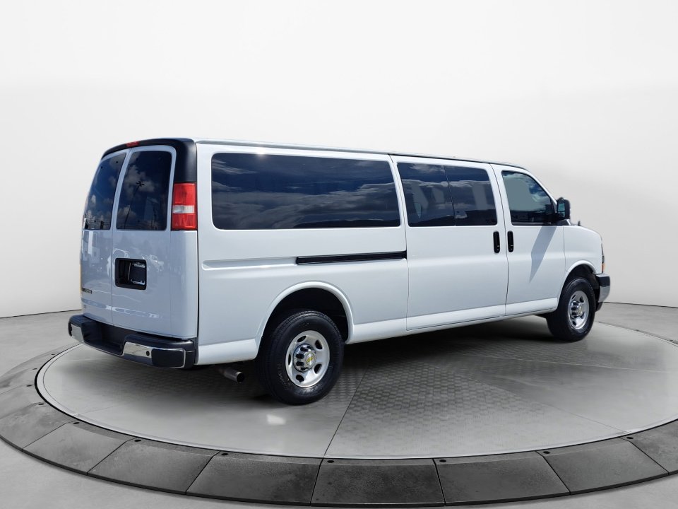 Used 2024 Chevrolet Express 3500 LT w/ LT Preferred Equipment Group RWD image 7