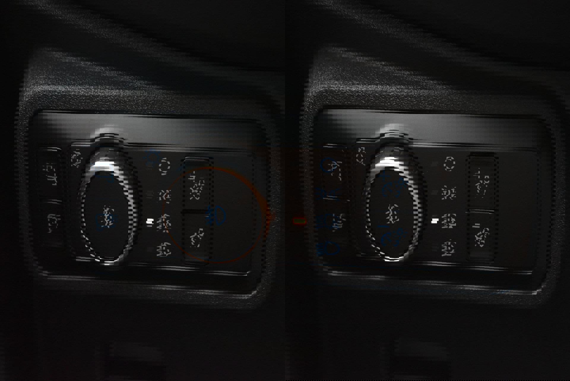 New 2025 Ford Bronco Badlands image 13