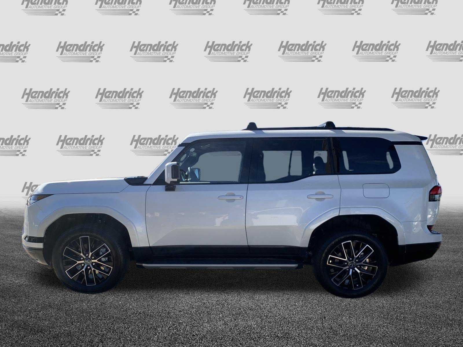 Used 2026 Lexus GX 550 w/ Accessory Package (2T) AWD/4WD image 7
