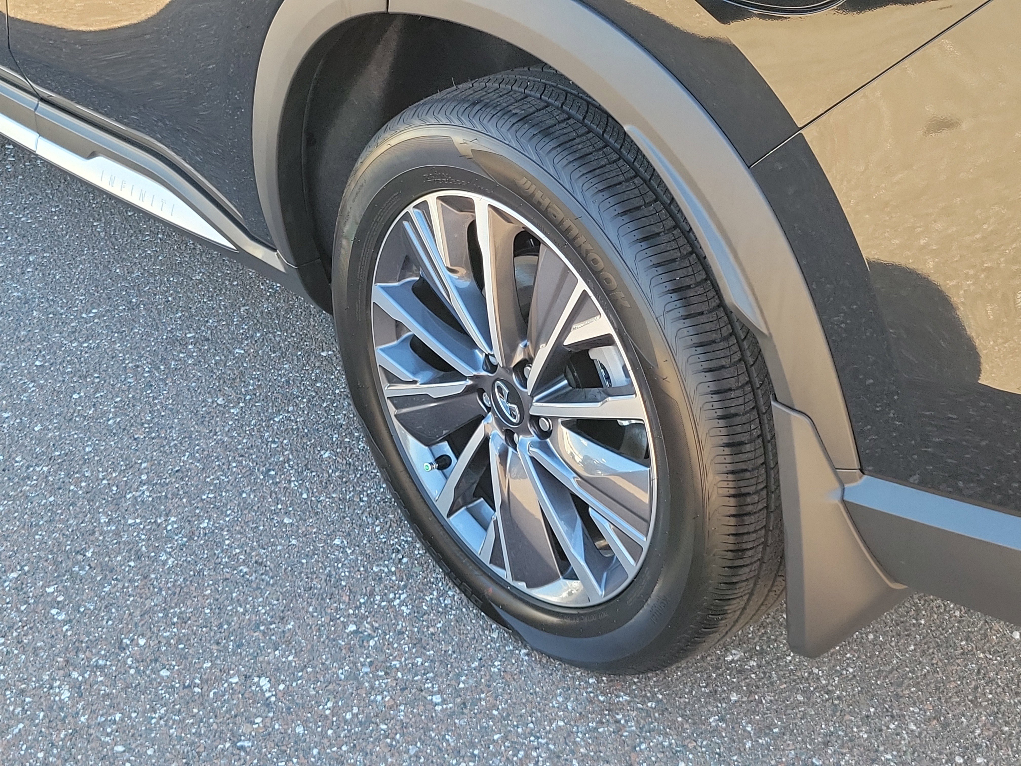 New 2026 INFINITI QX60 Luxe w/ Family Package image 5