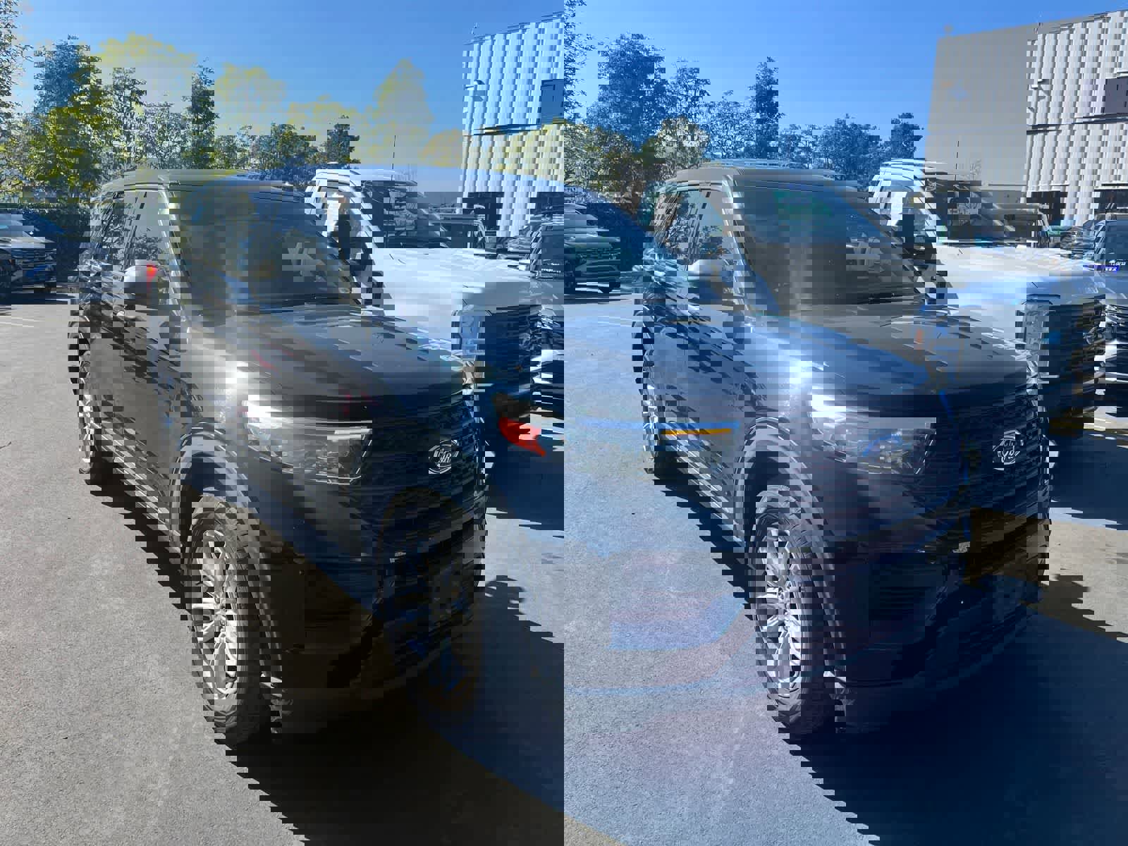 Used 2021 Ford Explorer 2WD image 2