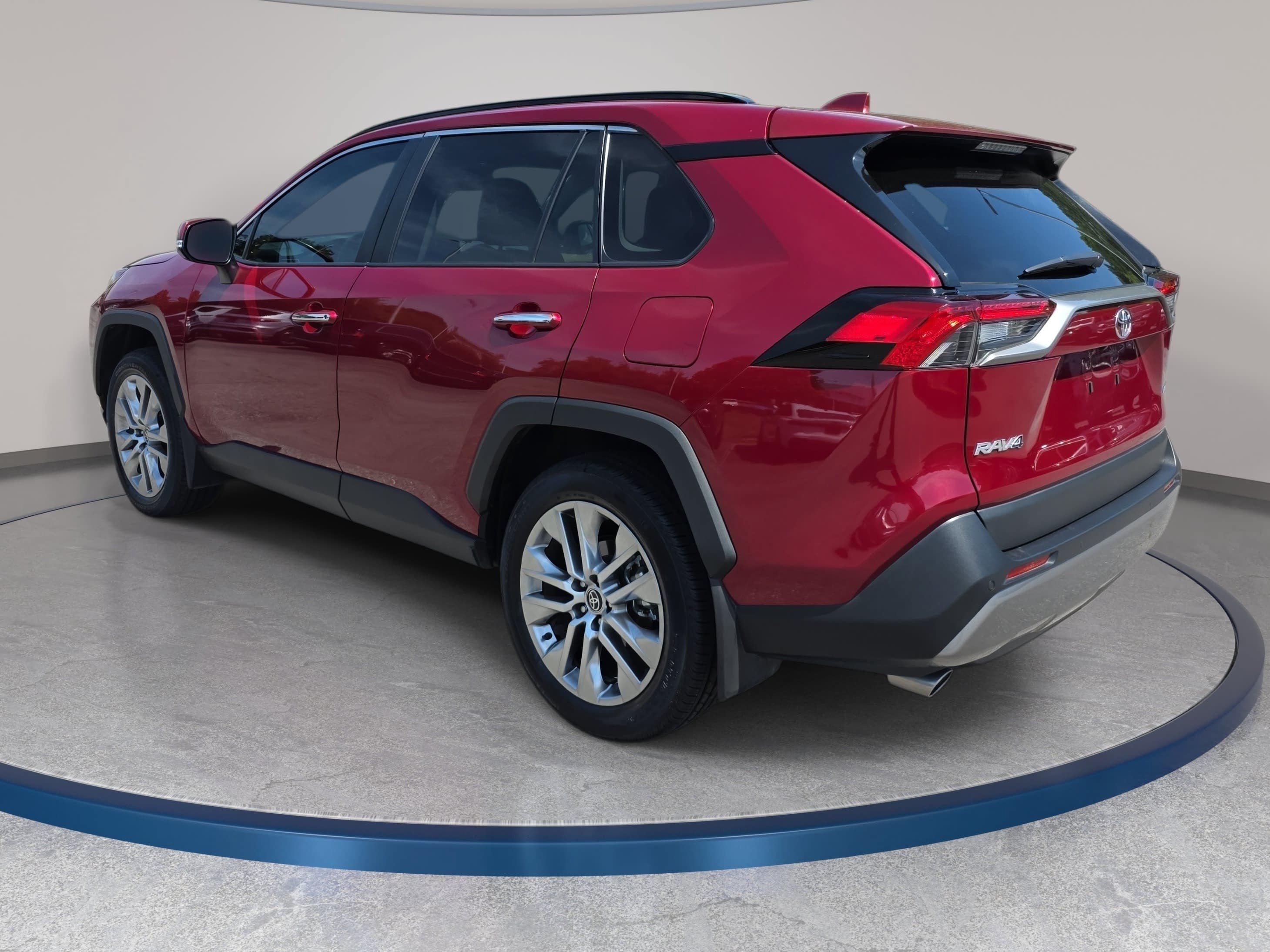 Used 2024 Toyota RAV4 Limited w/ Weather Package FWD image 7