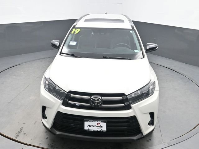 Used 2019 Toyota Highlander SE w/ Nightshade Edition AWD/4WD image 33
