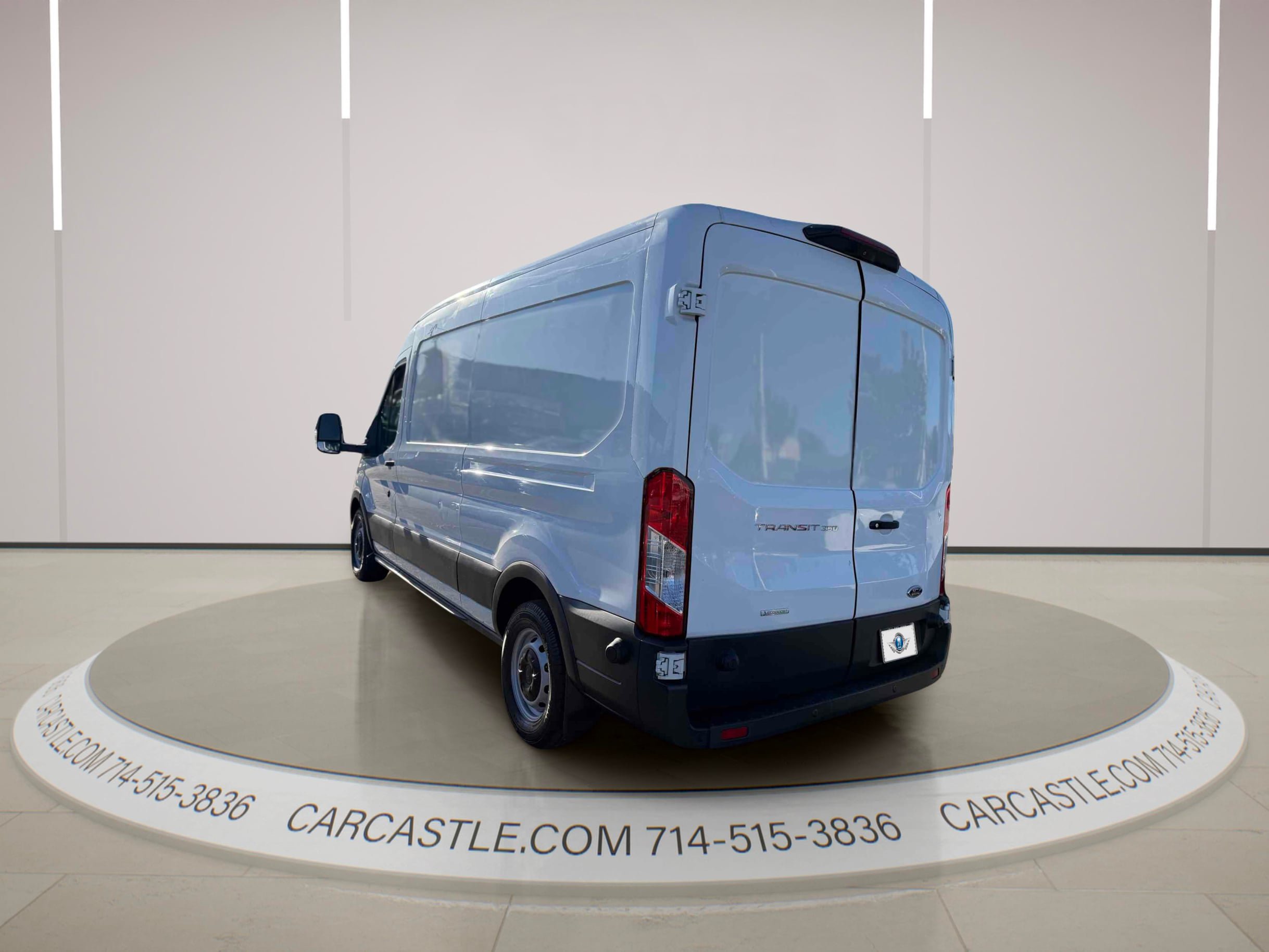 Used 2018 Ford Transit 350 148 Medium Roof RWD image 3