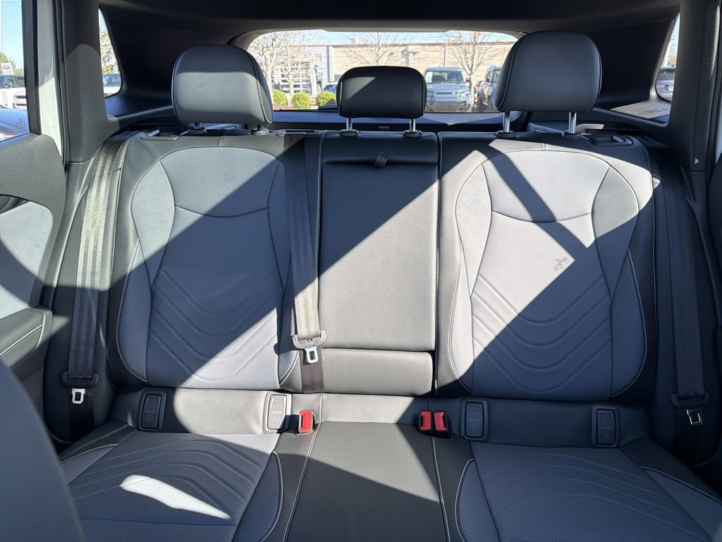 New 2026 Volkswagen Tiguan SE R-Line FWD image 30