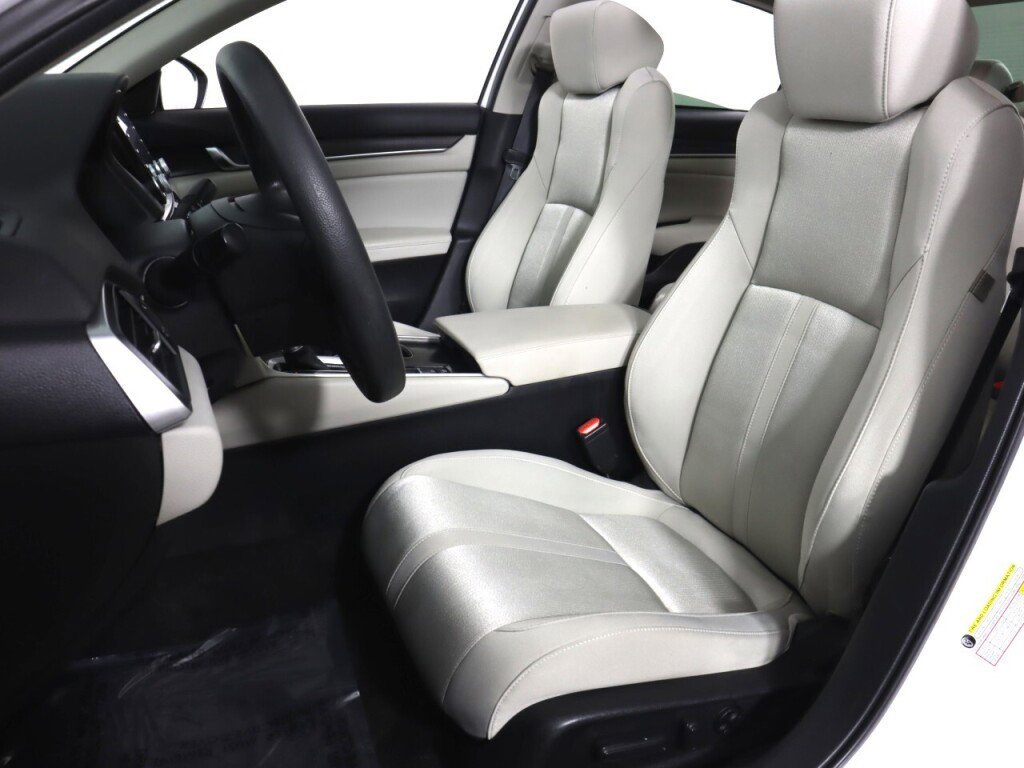 Used 2018 Honda Accord EX image 33