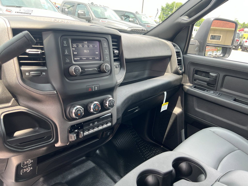 New 2024 RAM 3500 Tradesman w/ Chrome Appearance Group image 23