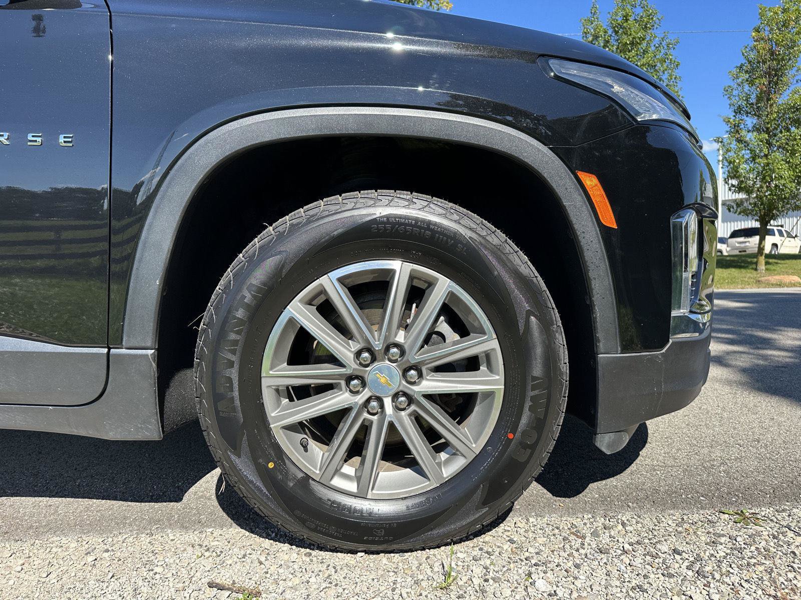 Used 2023 Chevrolet Traverse LT FWD image 16
