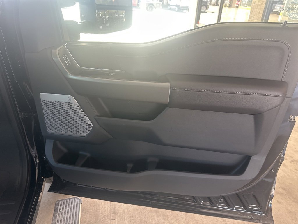 New 2025 Ford F350 Lariat w/ Lariat Ultimate Package image 17
