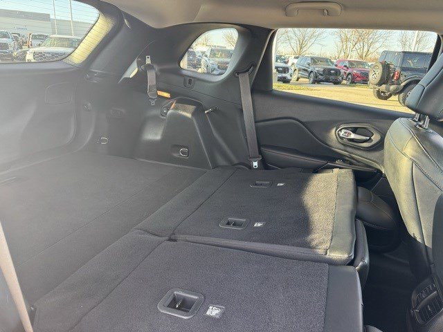 Used 2022 Jeep Cherokee Trailhawk w/ Comfort/Convenience Group image 33