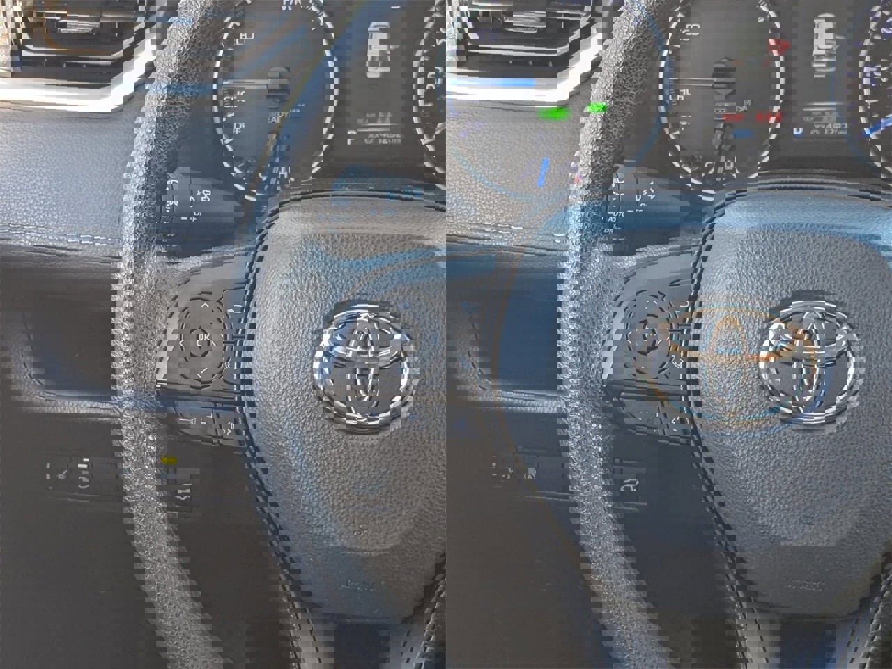 Used 2021 Toyota RAV4 XLE image 17