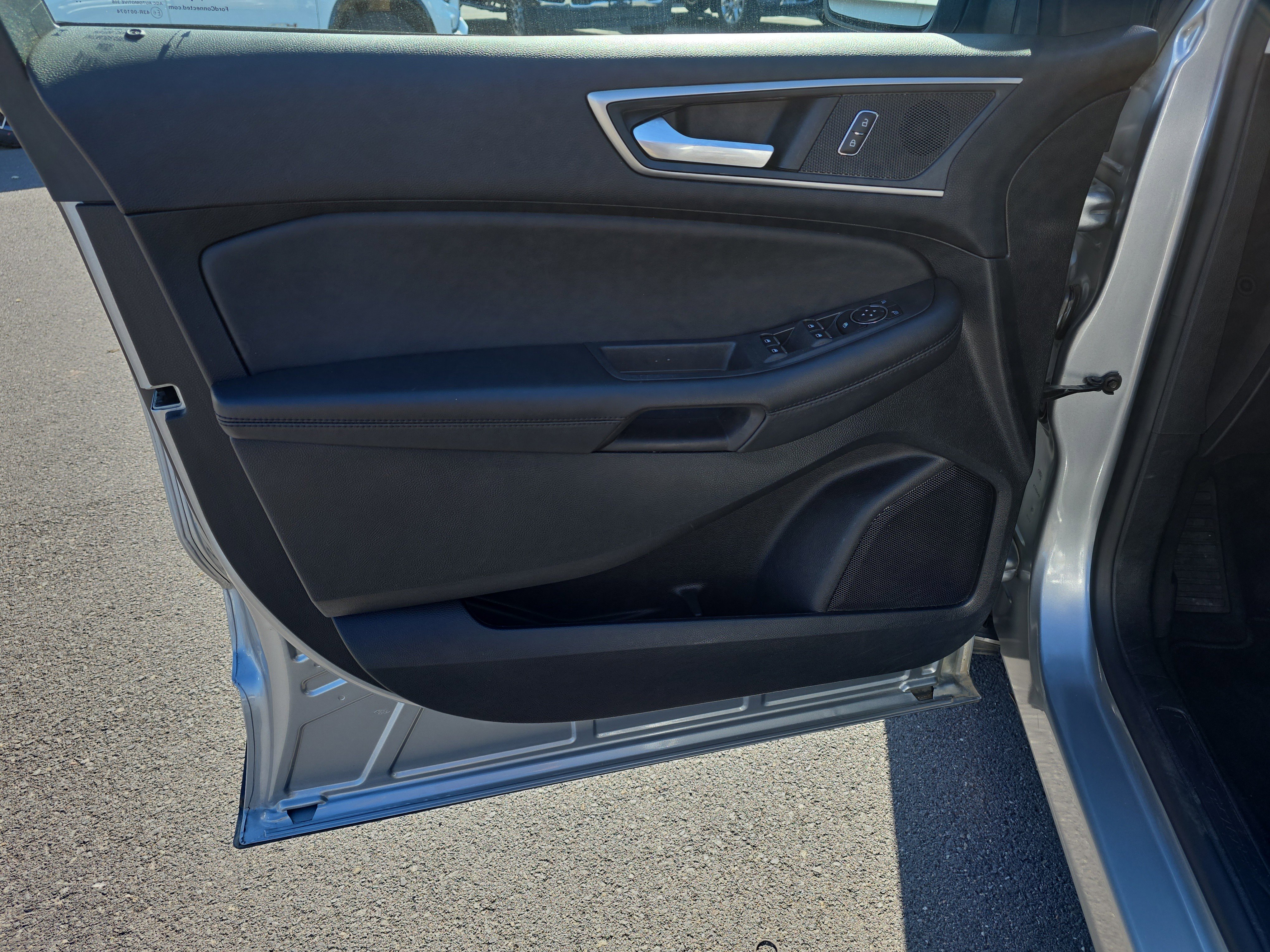 Used 2024 Ford Edge SEL image 16