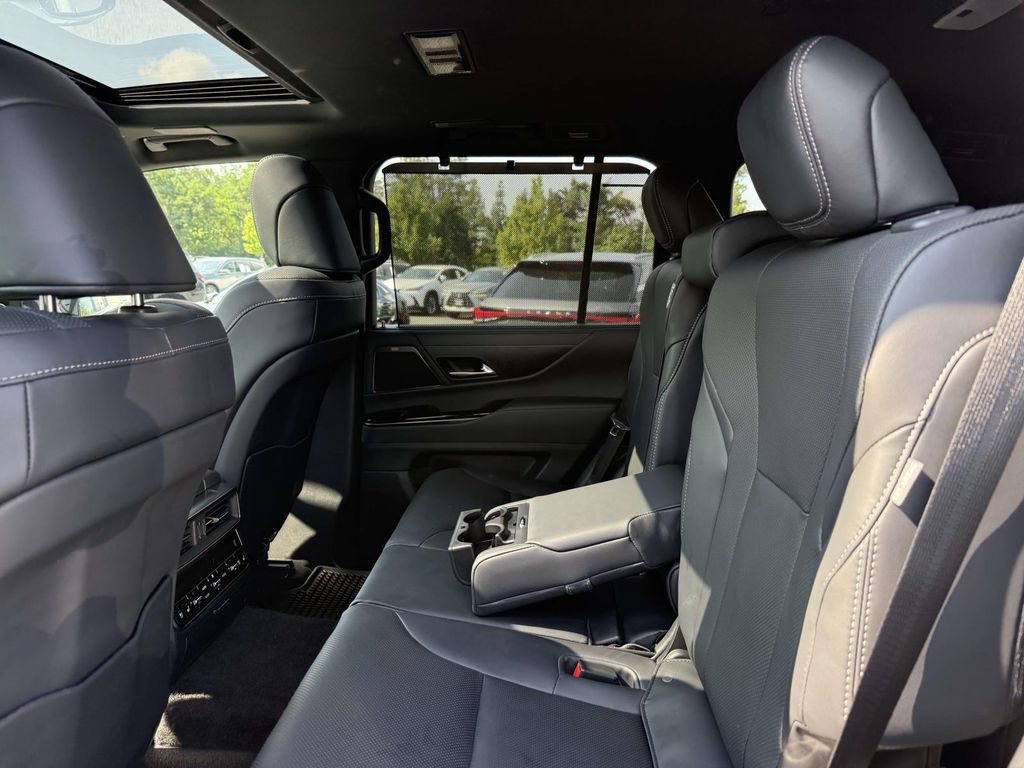 Used 2025 Lexus LX 700h Luxury w/ Appearance Package AWD/4WD image 17