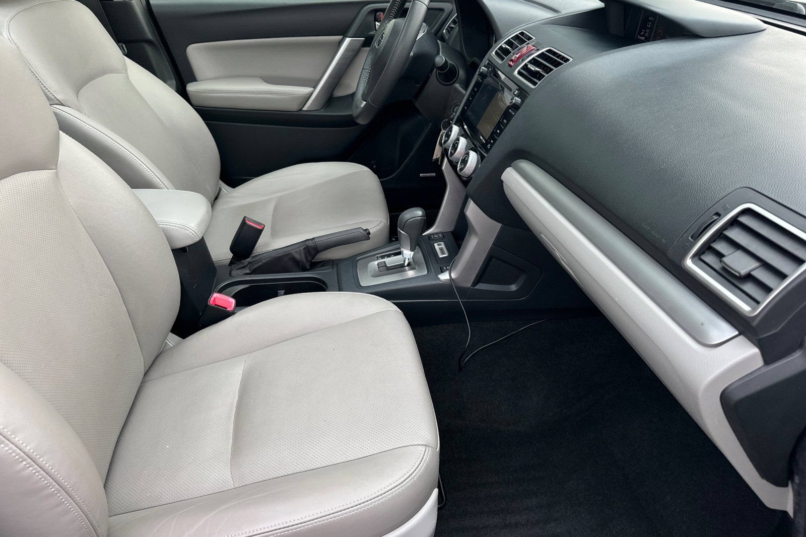 Used 2016 Subaru Forester 2.5i Limited AWD/4WD image 16