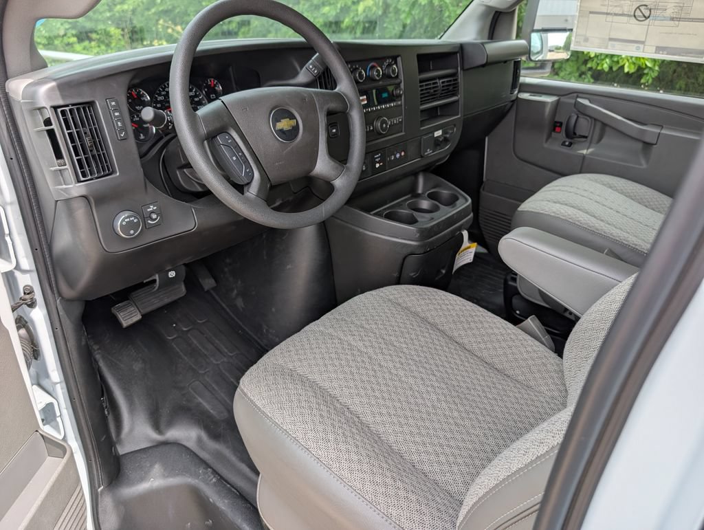 New 2025 Chevrolet Express 3500 w/ Power Convenience Package RWD image 4
