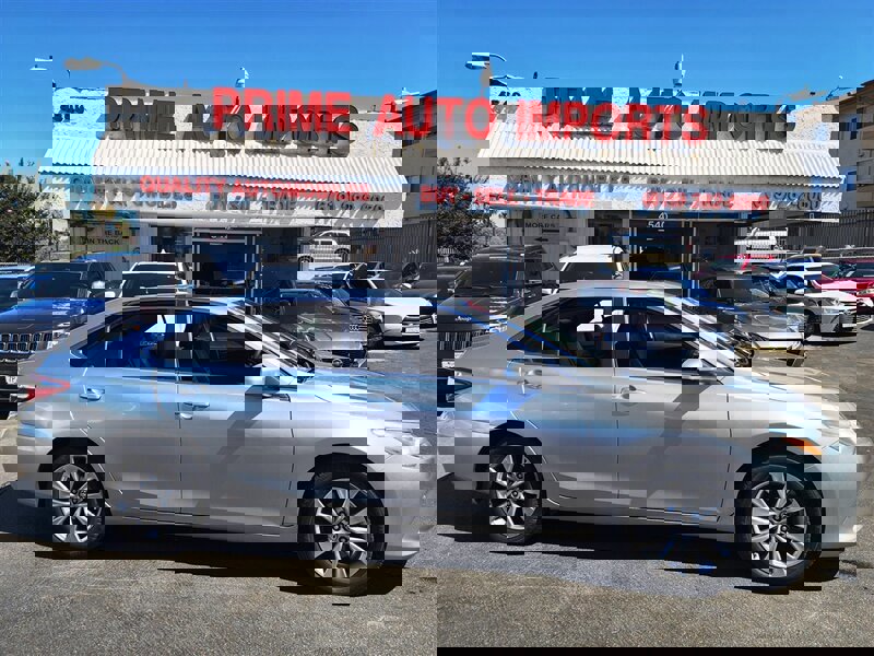 Used 2017 Toyota Camry XLE image 1