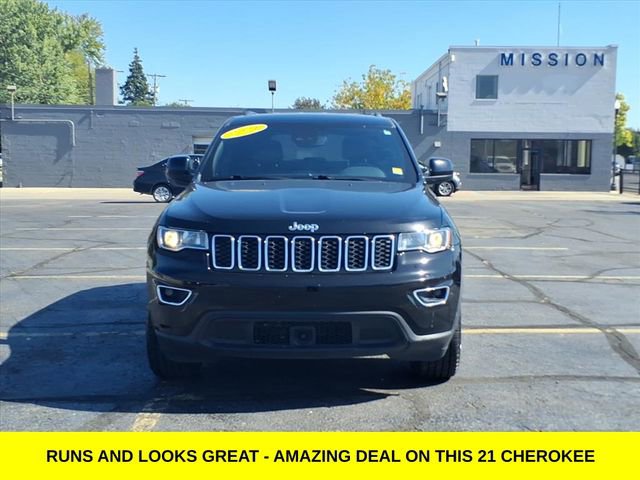 Used 2021 Jeep Grand Cherokee Laredo X image 2