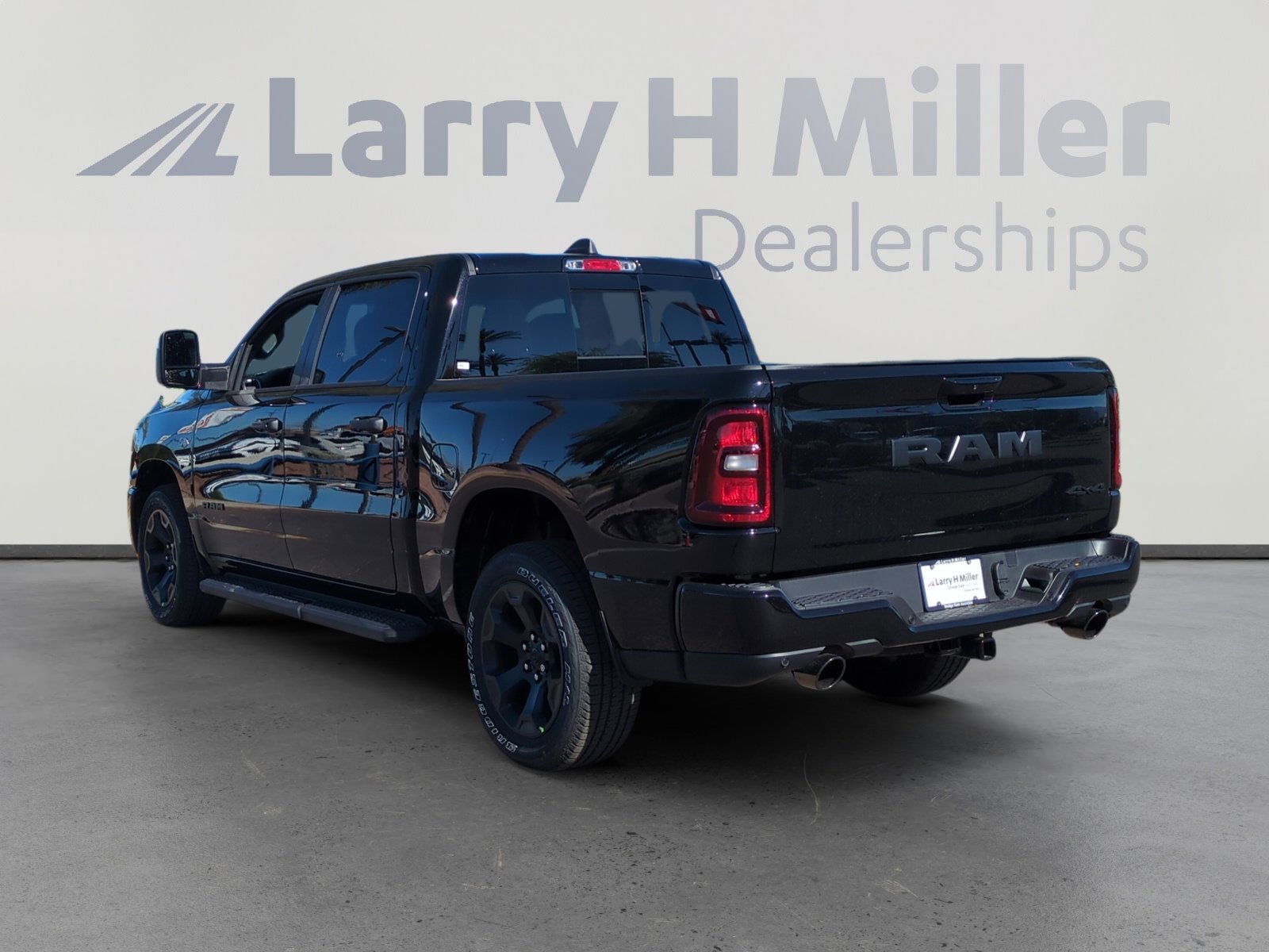 New 2026 RAM 1500 Express AWD/4WD image 3