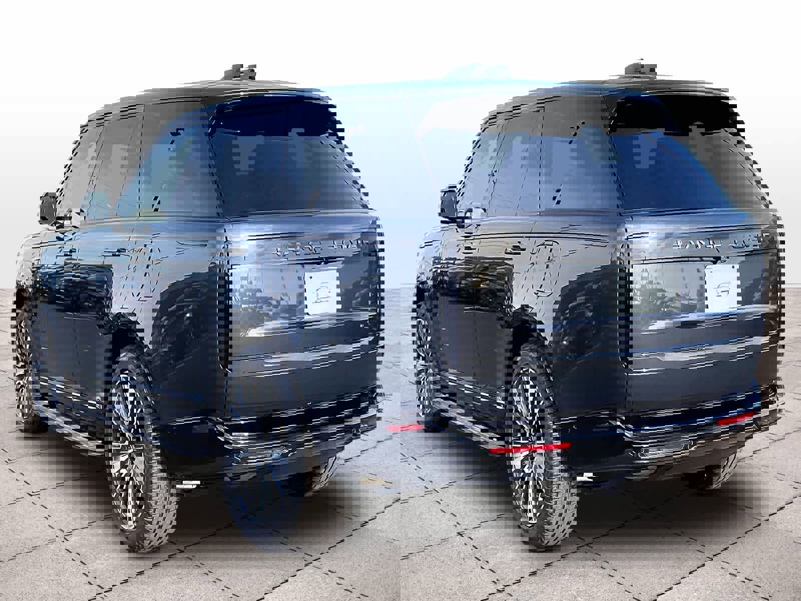 New 2025 Land Rover Range Rover SE image 3