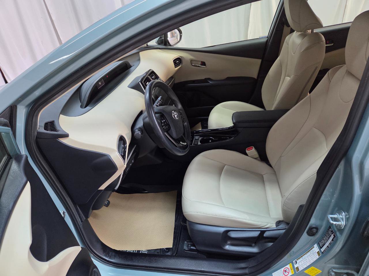 Used 2019 Toyota Prius XLE w/ Advanced Technology Package image 14