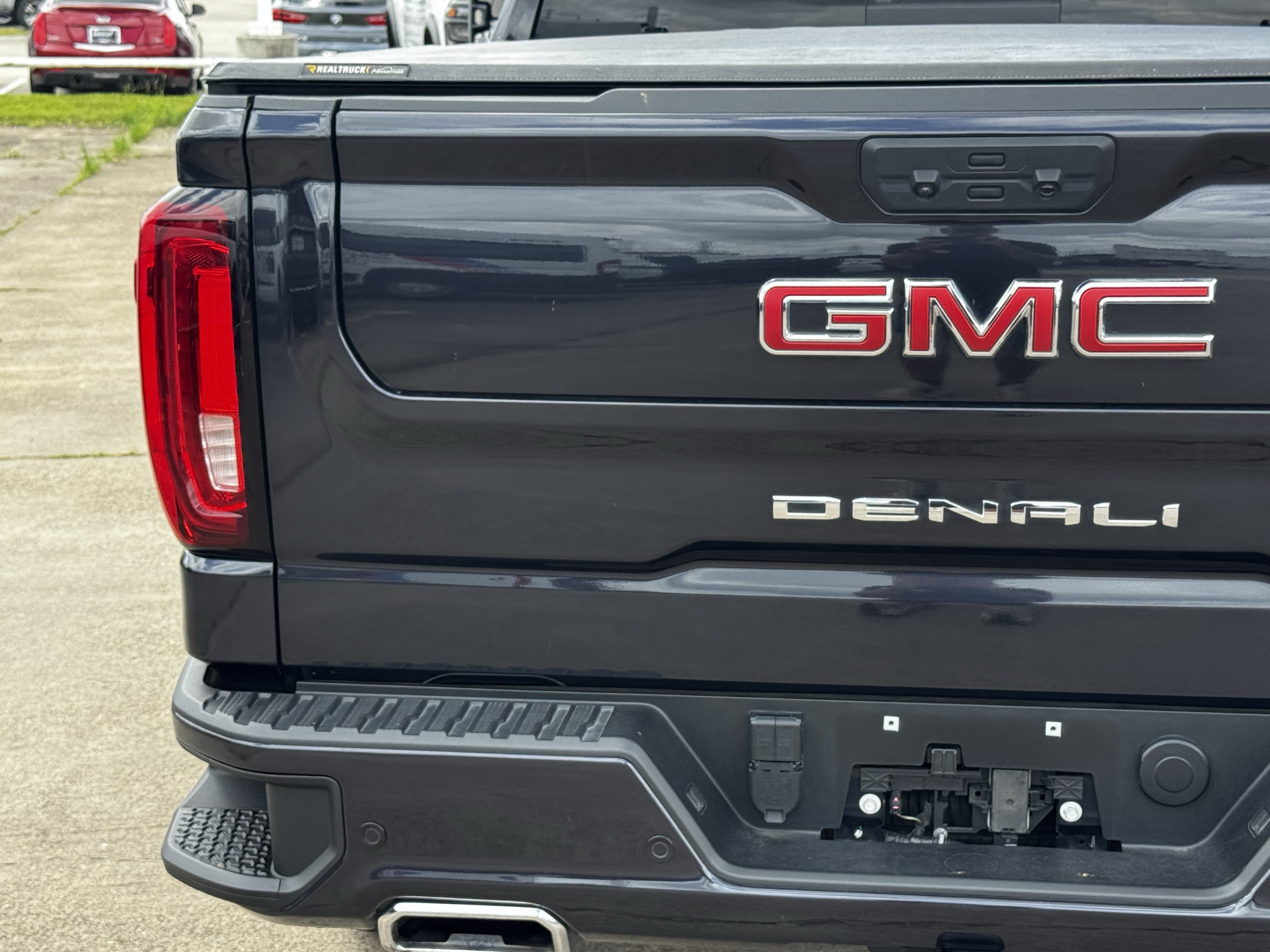 Used 2025 GMC Sierra 1500 Denali w/ Denali Reserve Package AWD/4WD image 12
