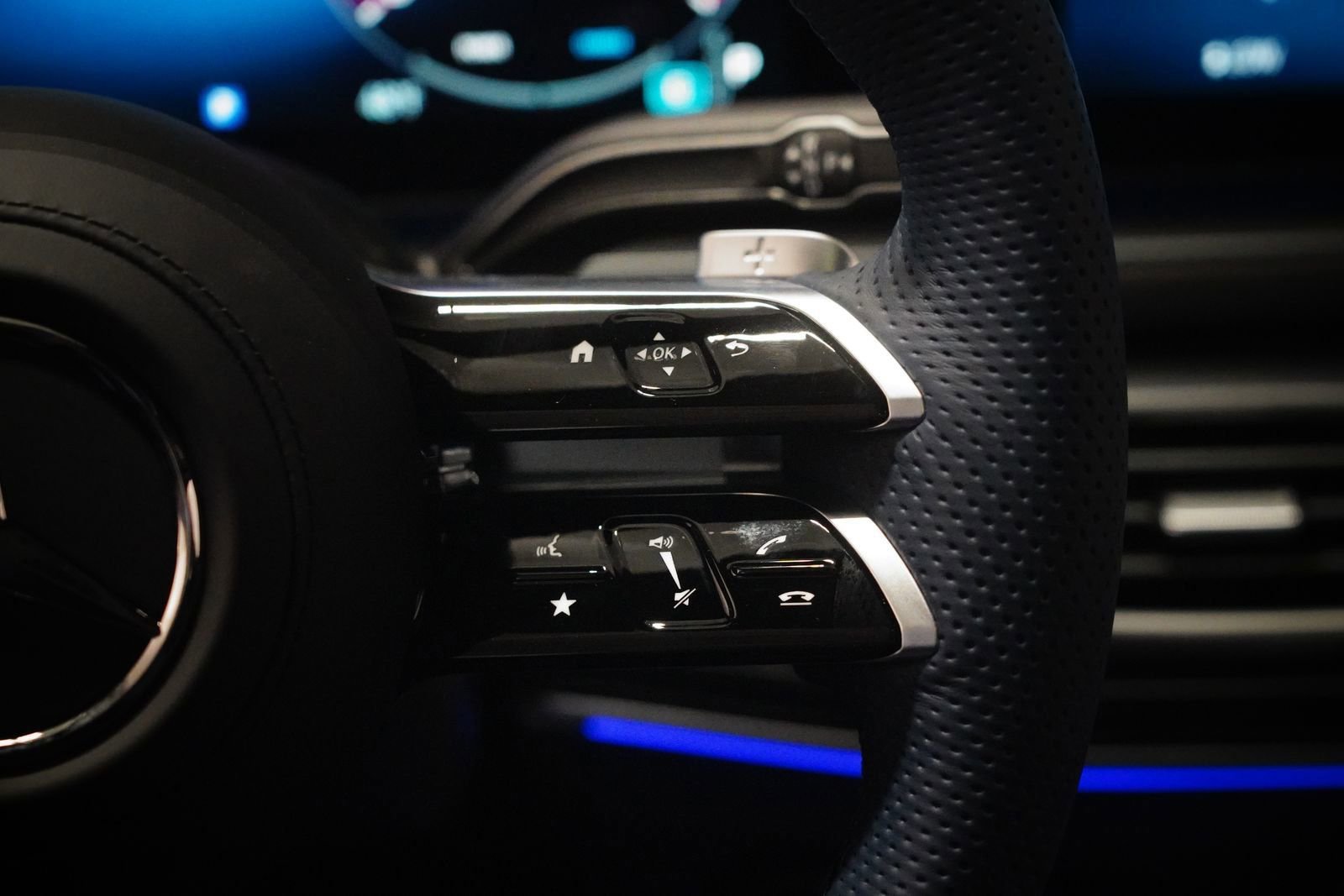 New 2026 Mercedes-Benz GLS 580 4MATIC image 21