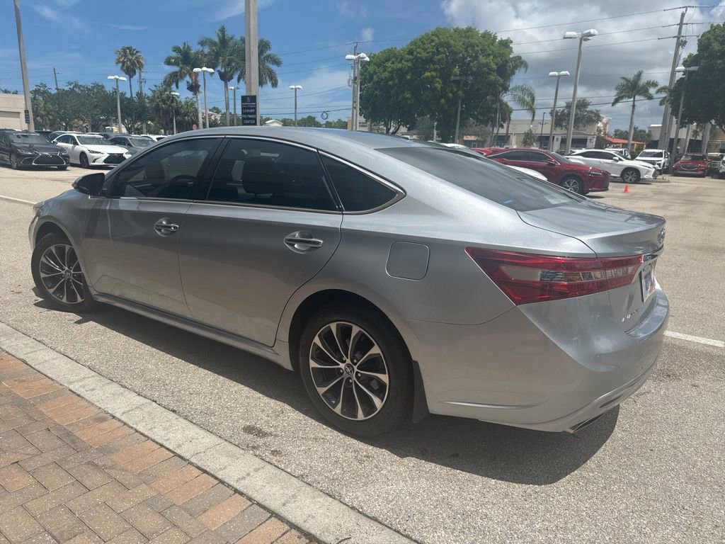 Used 2018 Toyota Avalon XLE Premium FWD image 7