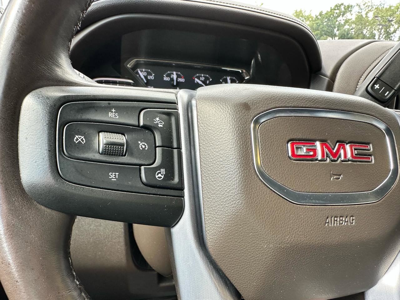Used 2019 GMC Sierra 1500 SLT w/ SLT Premium Plus Package AWD/4WD image 30