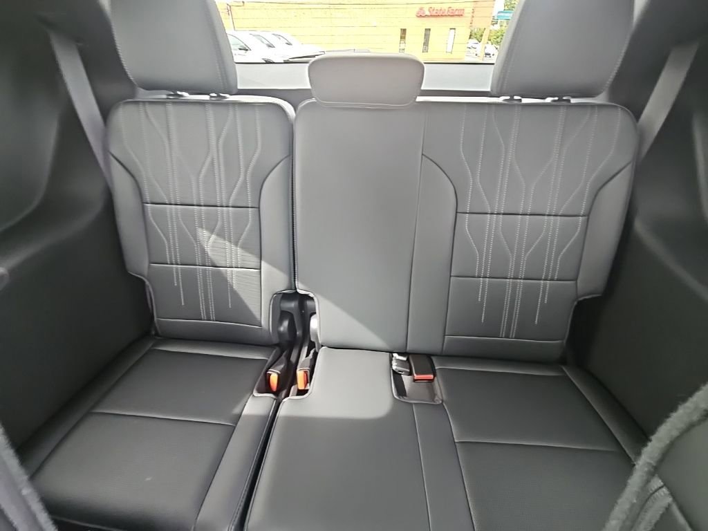 Used 2025 Buick Enclave Avenir w/ Super Cruise Package image 15