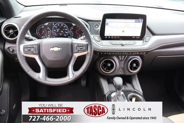 Used 2024 Chevrolet Blazer Premier w/ Enhanced Convenience Package FWD image 17