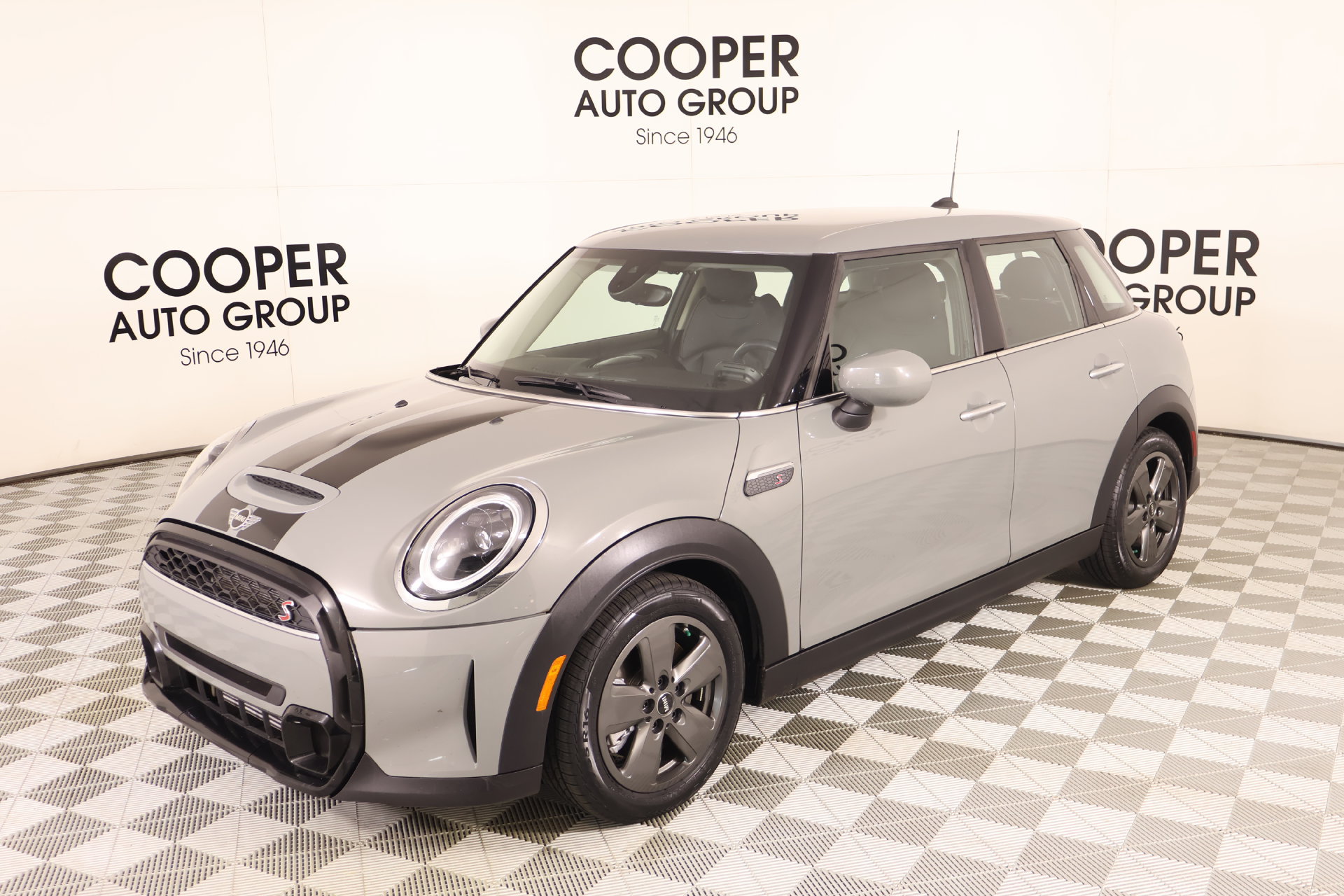 Used 2022 MINI Cooper S w/ Storage Package FWD image 10