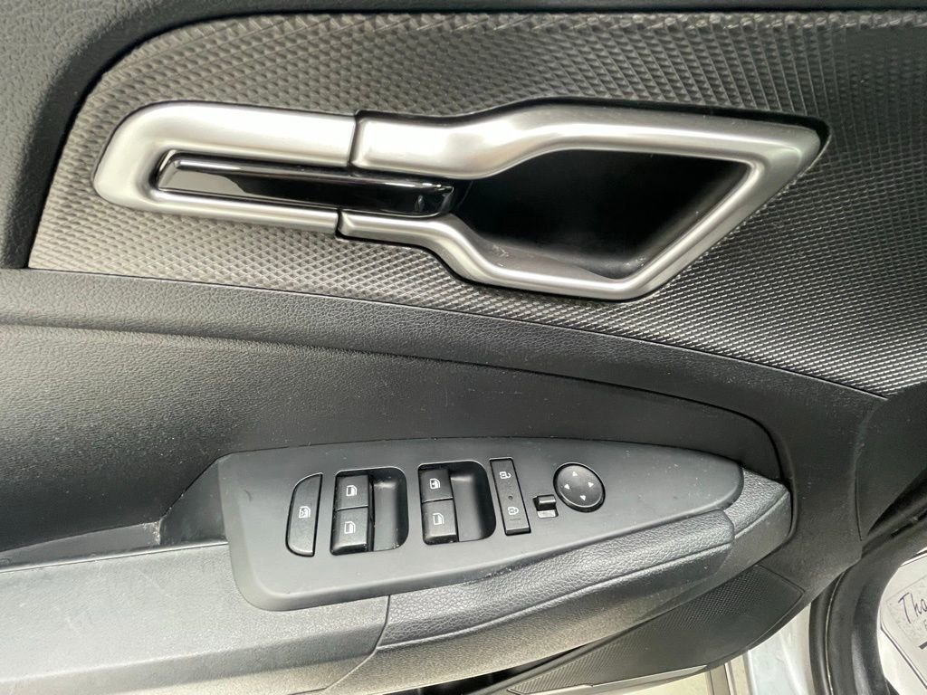 Used 2024 Kia Sportage LX image 12
