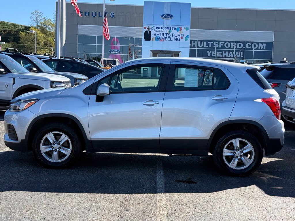 Used 2017 Chevrolet Trax LS AWD/4WD image 2