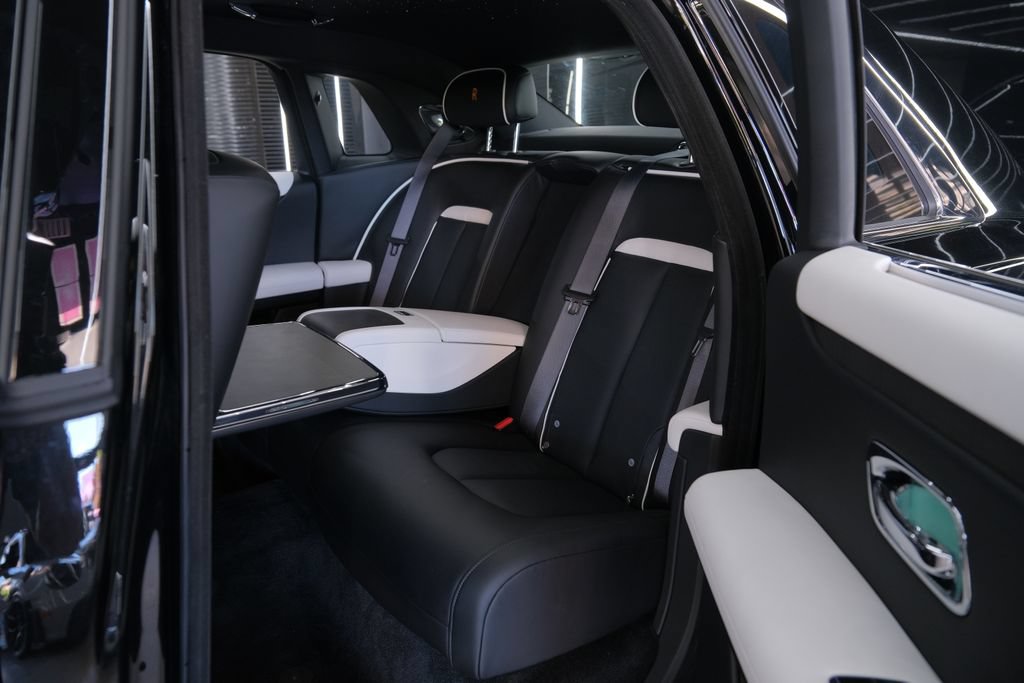 Used 2027 Rolls-Royce Ghost AWD/4WD image 16