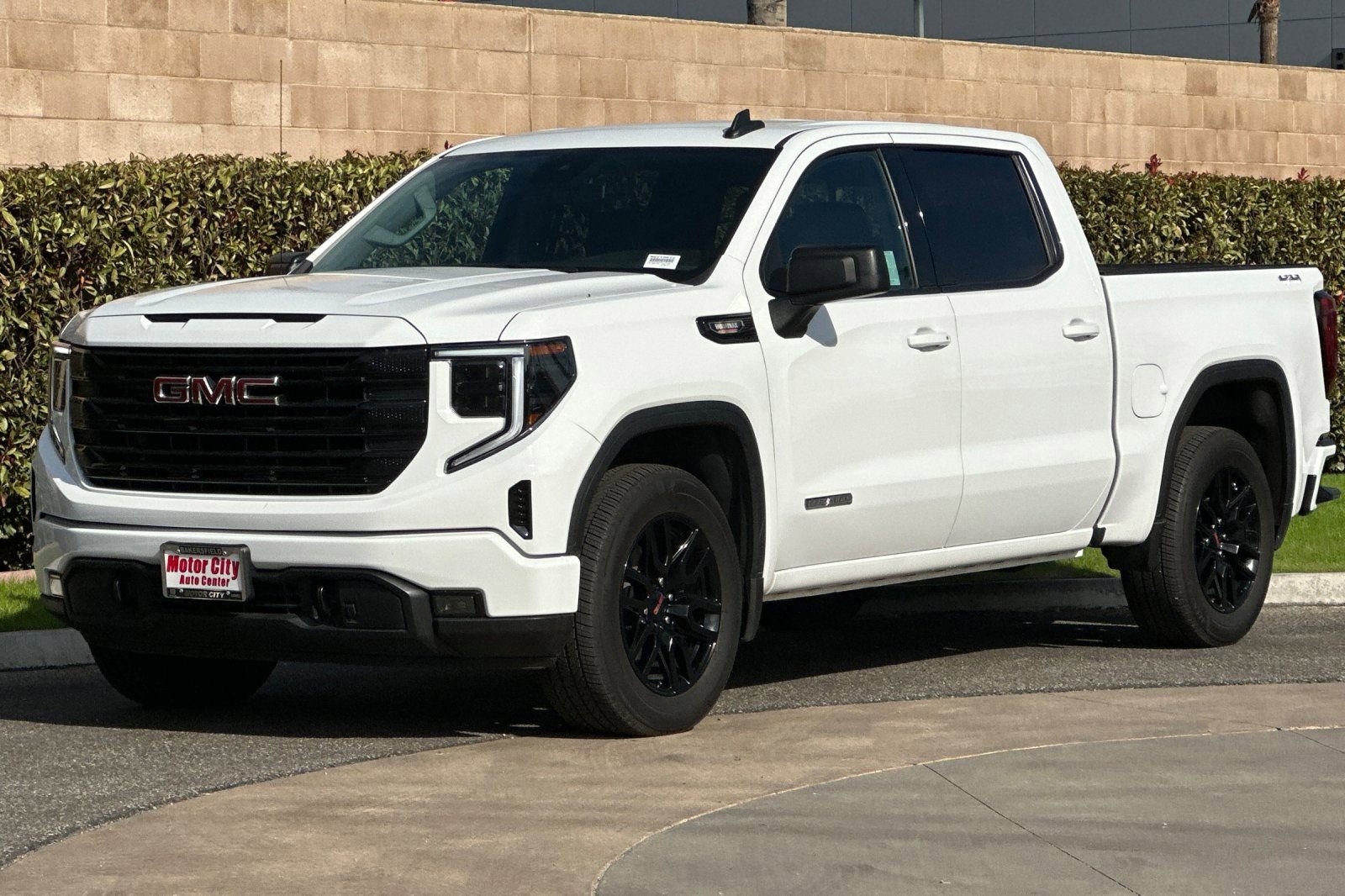 Certified 2025 GMC Sierra 1500 Elevation w/ Preferred Package image 8