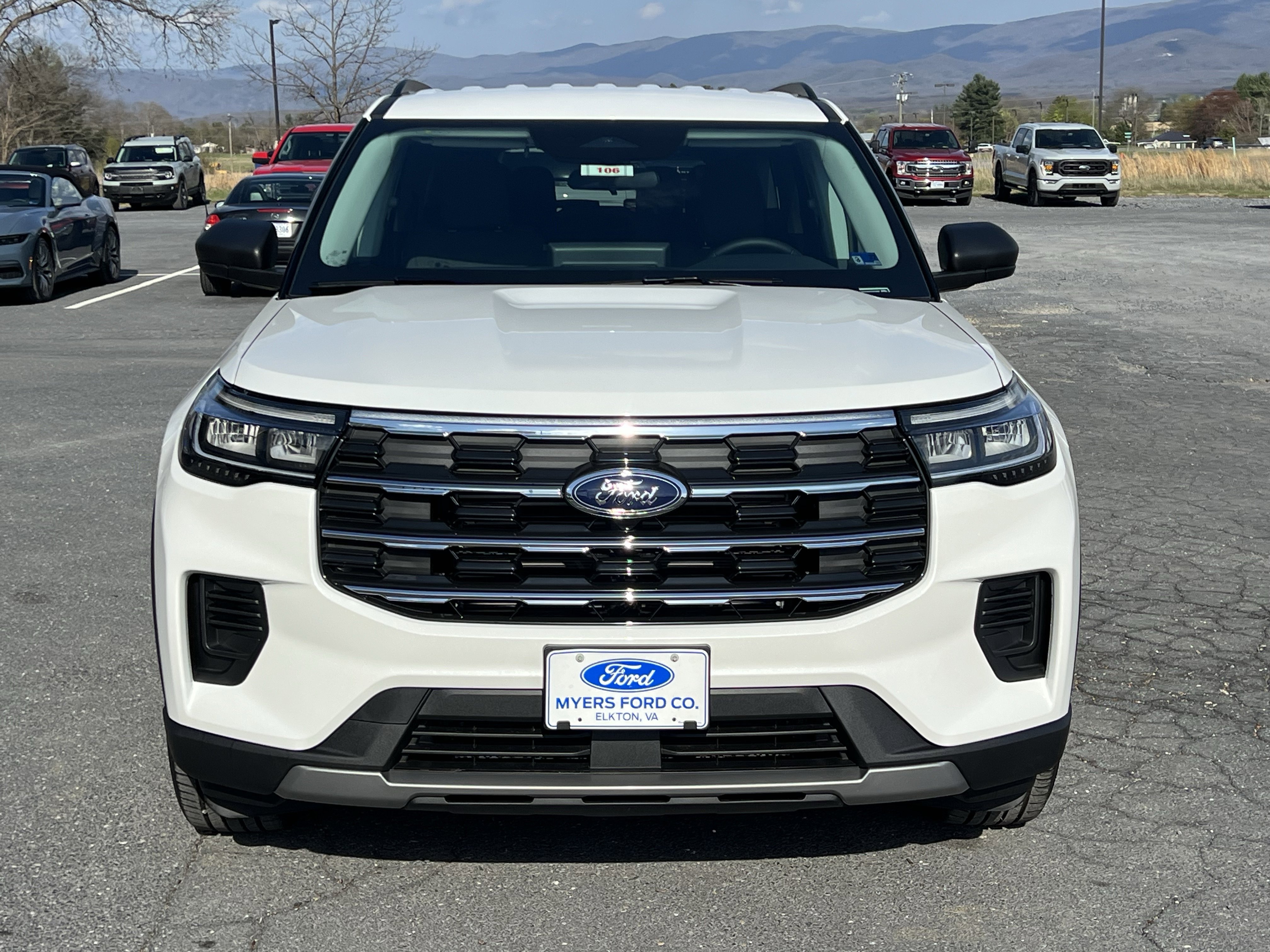 New 2026 Ford Explorer Active AWD/4WD image 3