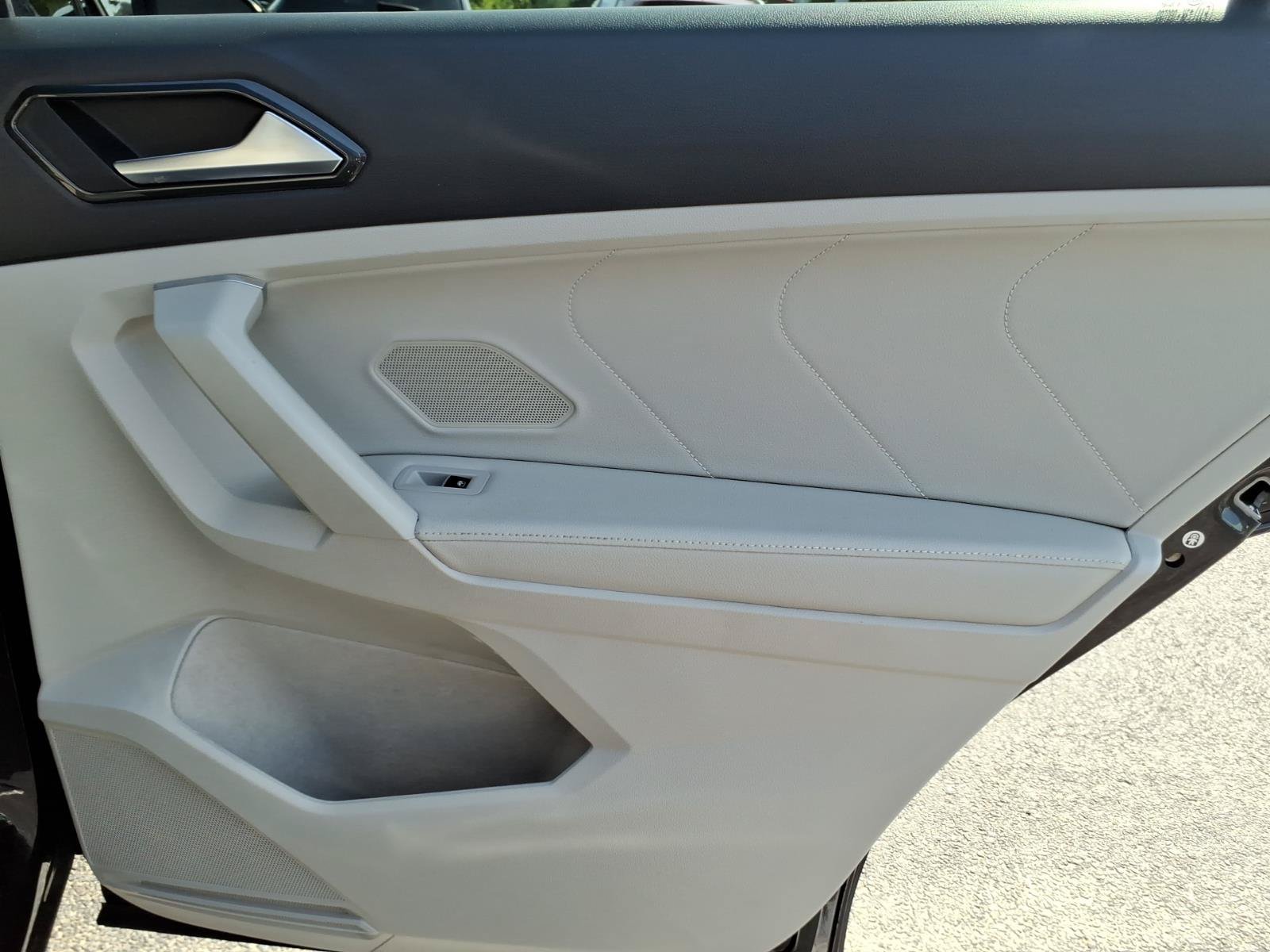 Certified 2023 Volkswagen Tiguan SE R-Line FWD image 10