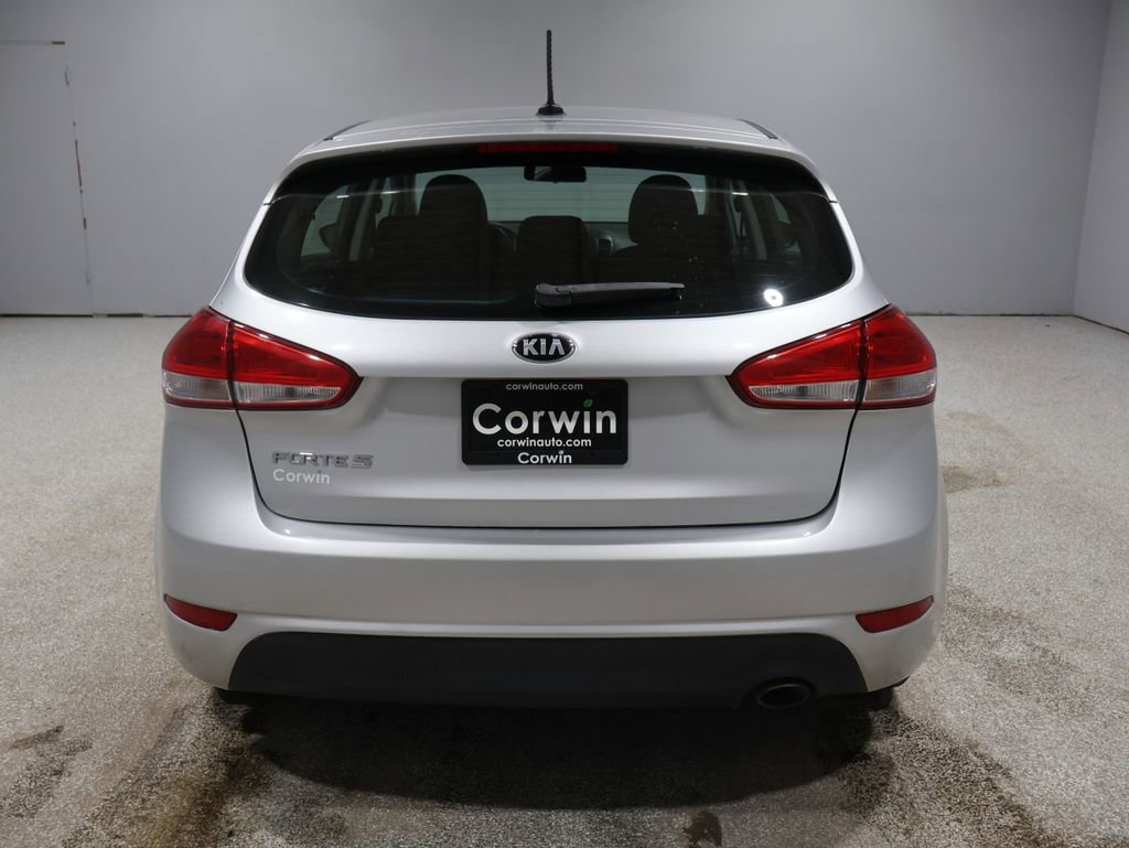 Used 2017 Kia Forte LX image 3